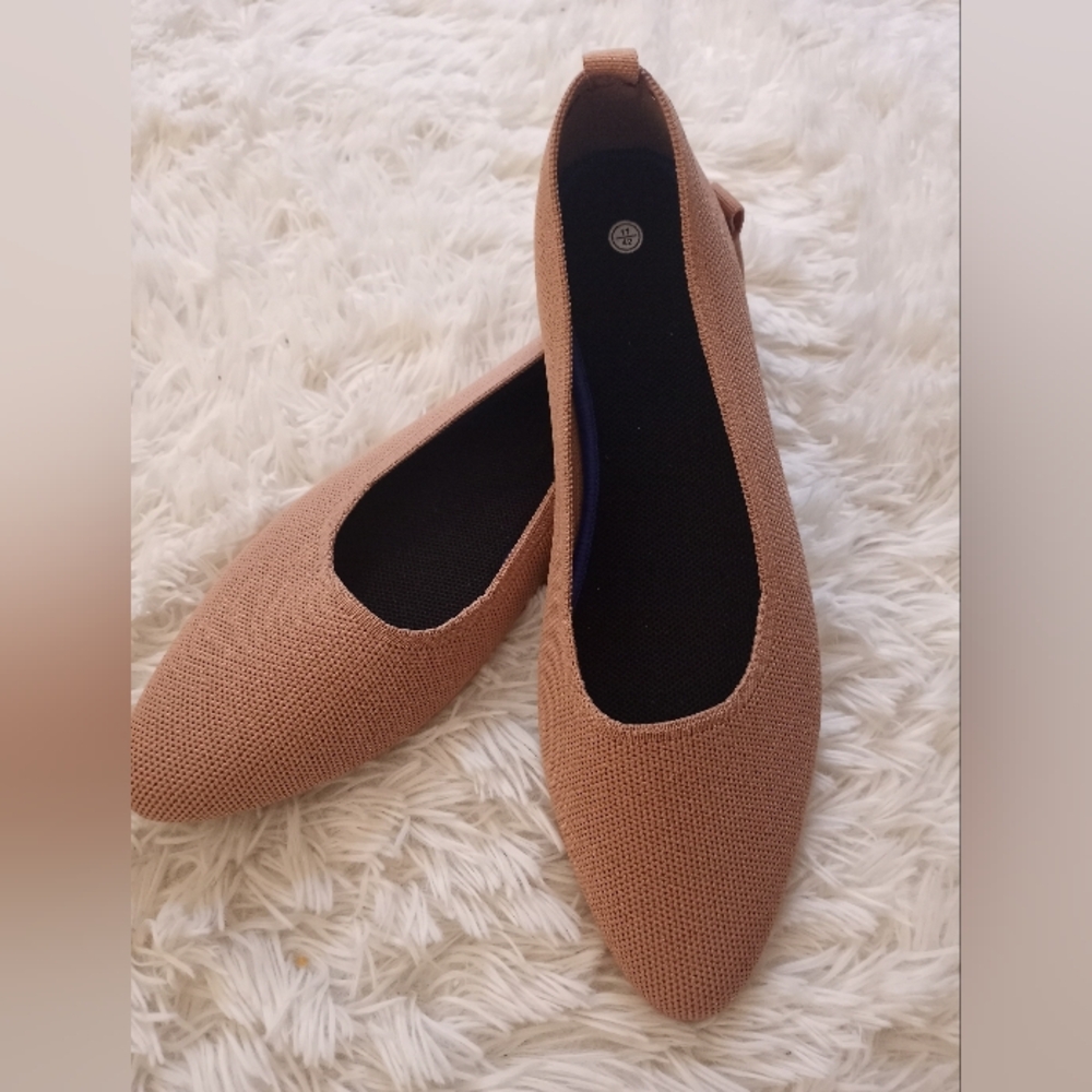 Amazon Women's Knit Pointed Flats in Tan Brown